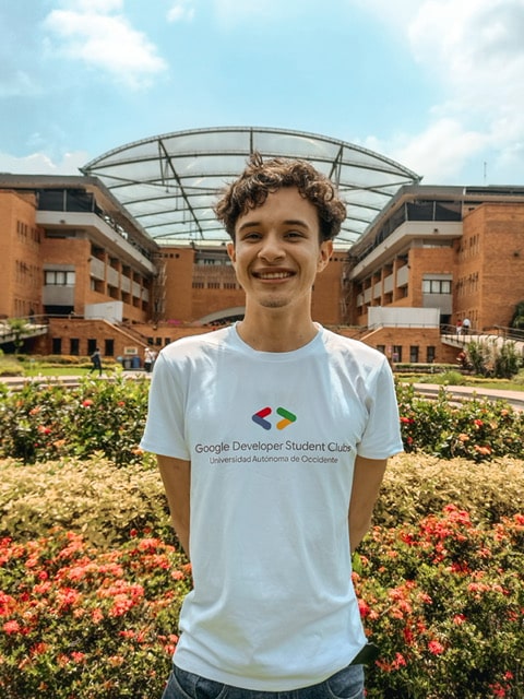 imagen de persona más bellaka del planeta después de Rauw Alejandro